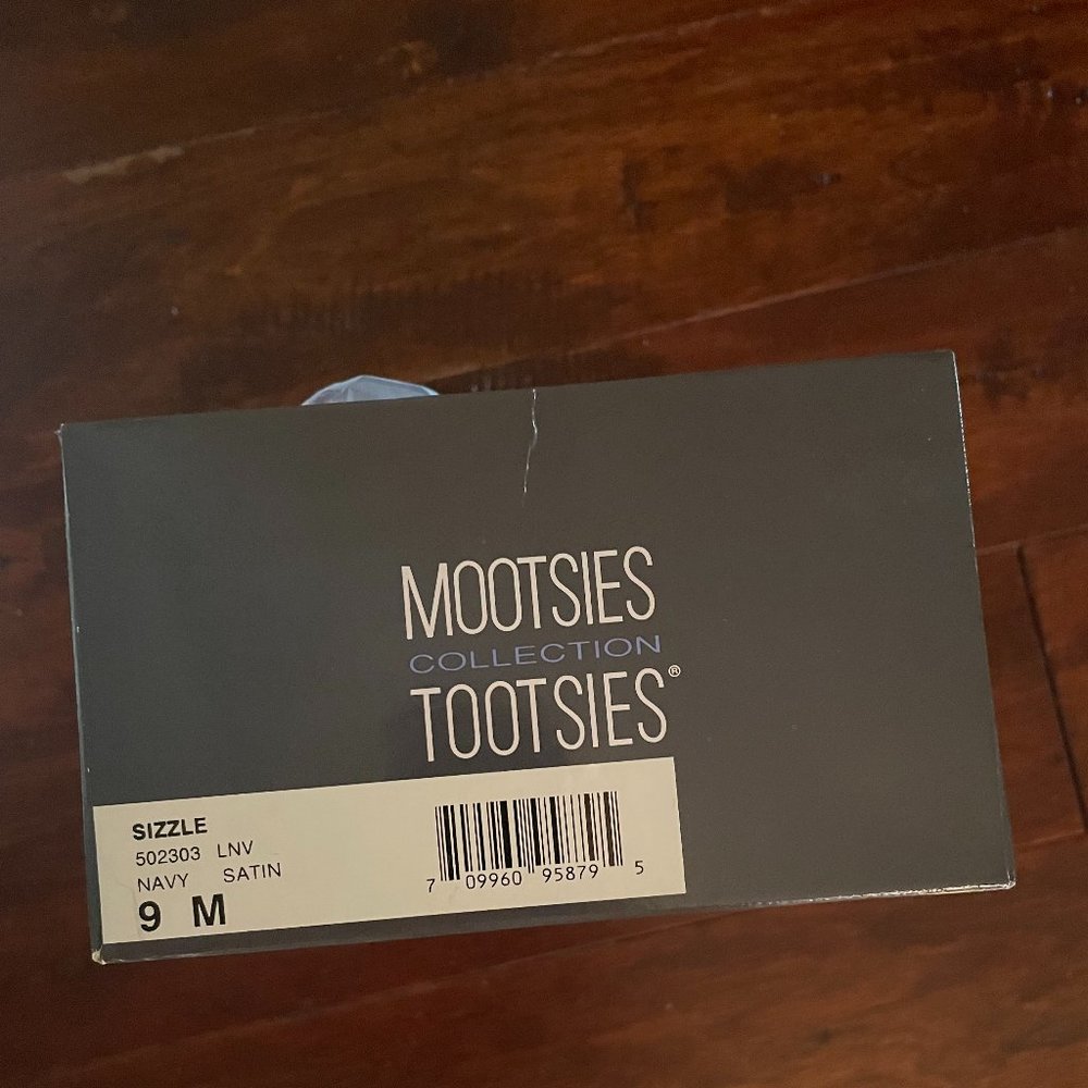 Mootsies Tootsies Navy Satin Heels - Picture 3 of 7